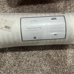 Pottery Barn Premium Down Comforter - Twin